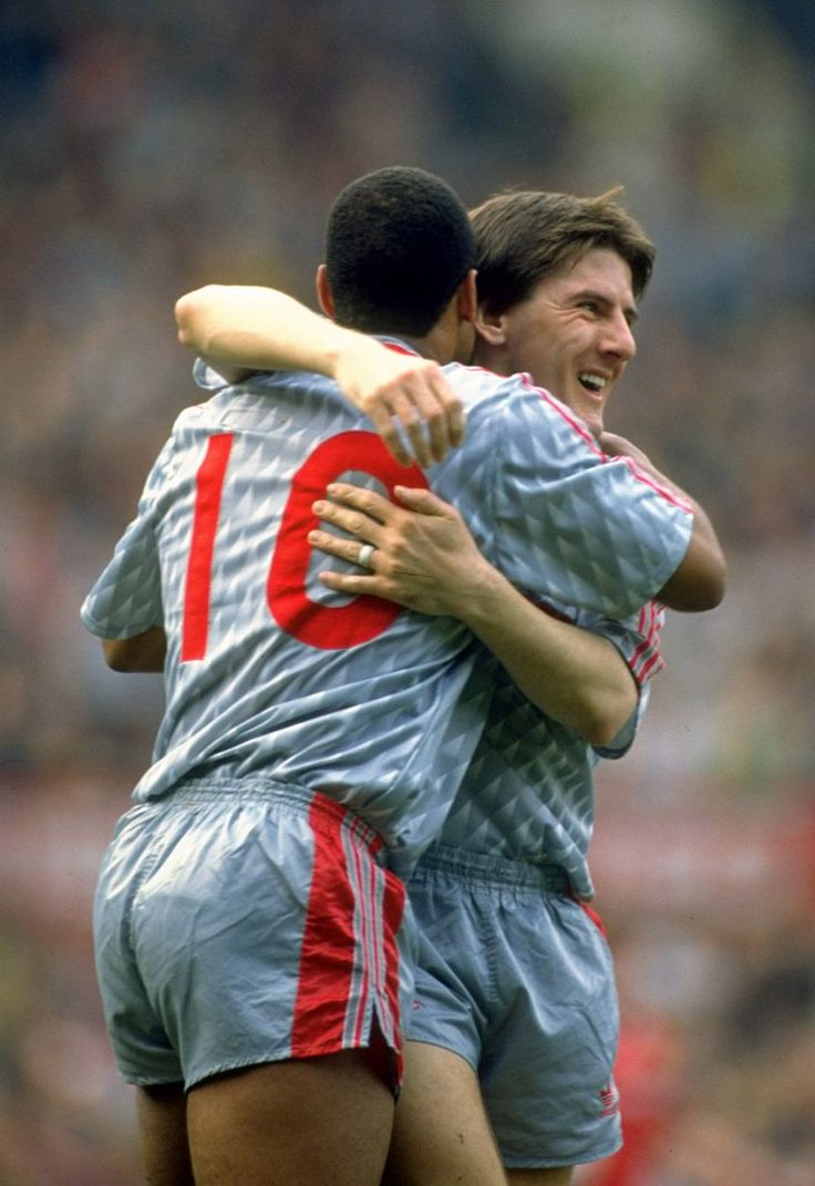 Barnes Bobble Hat - Image 2