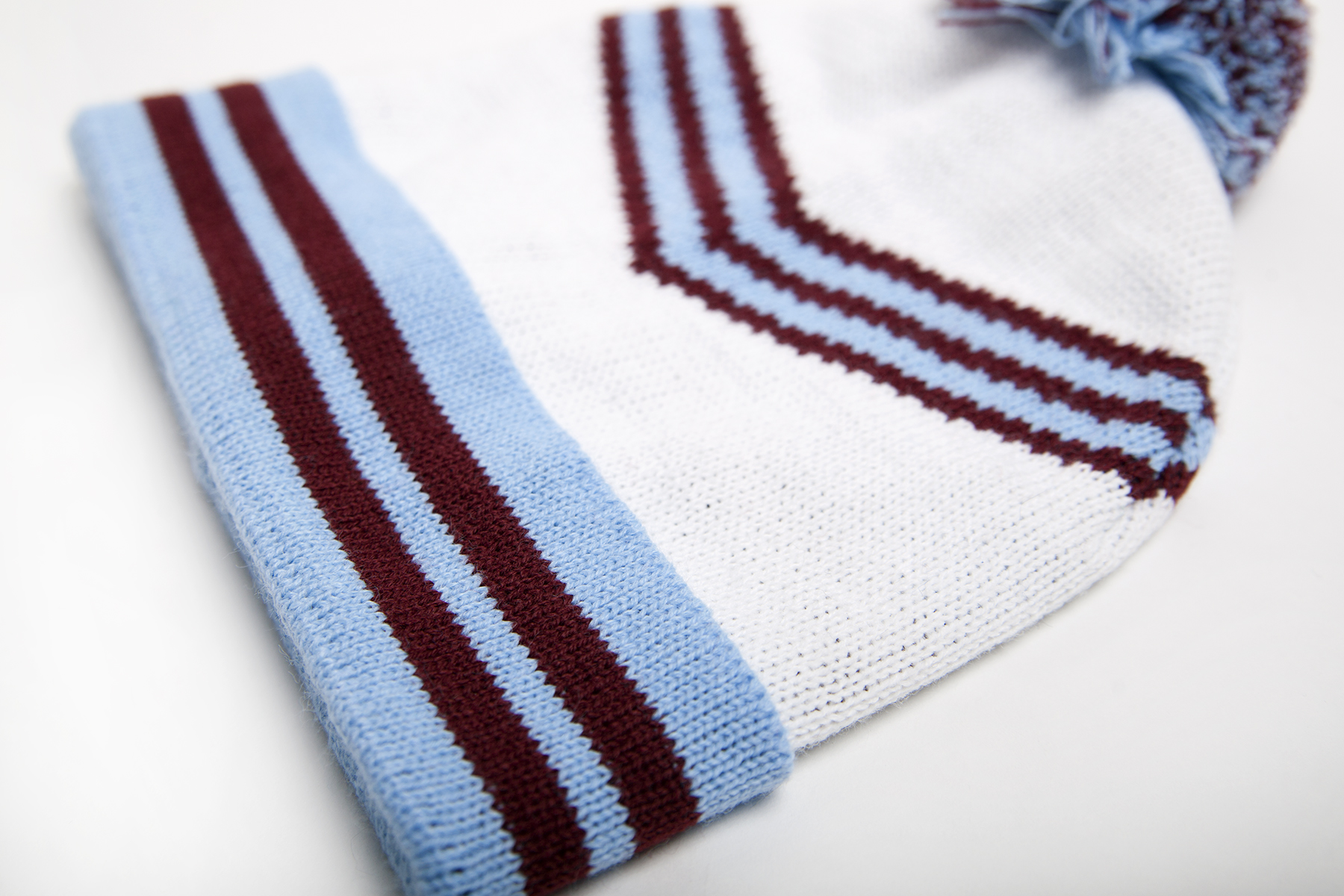 Devonshire Bobble Hat - Image 3